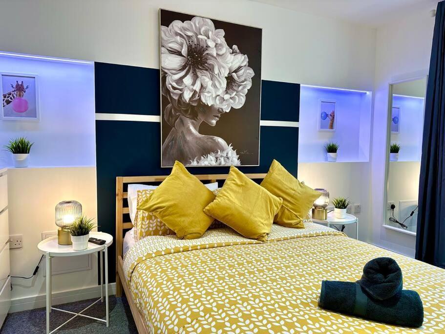 Spacious Bournemouth Group Haven: 8-Bedroom Comfort Near Town & Beach Exterior photo